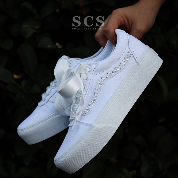 Personalized Wedding Sneakers for the Bride - Vans Old Skool Platform - Picture 1 of 7
